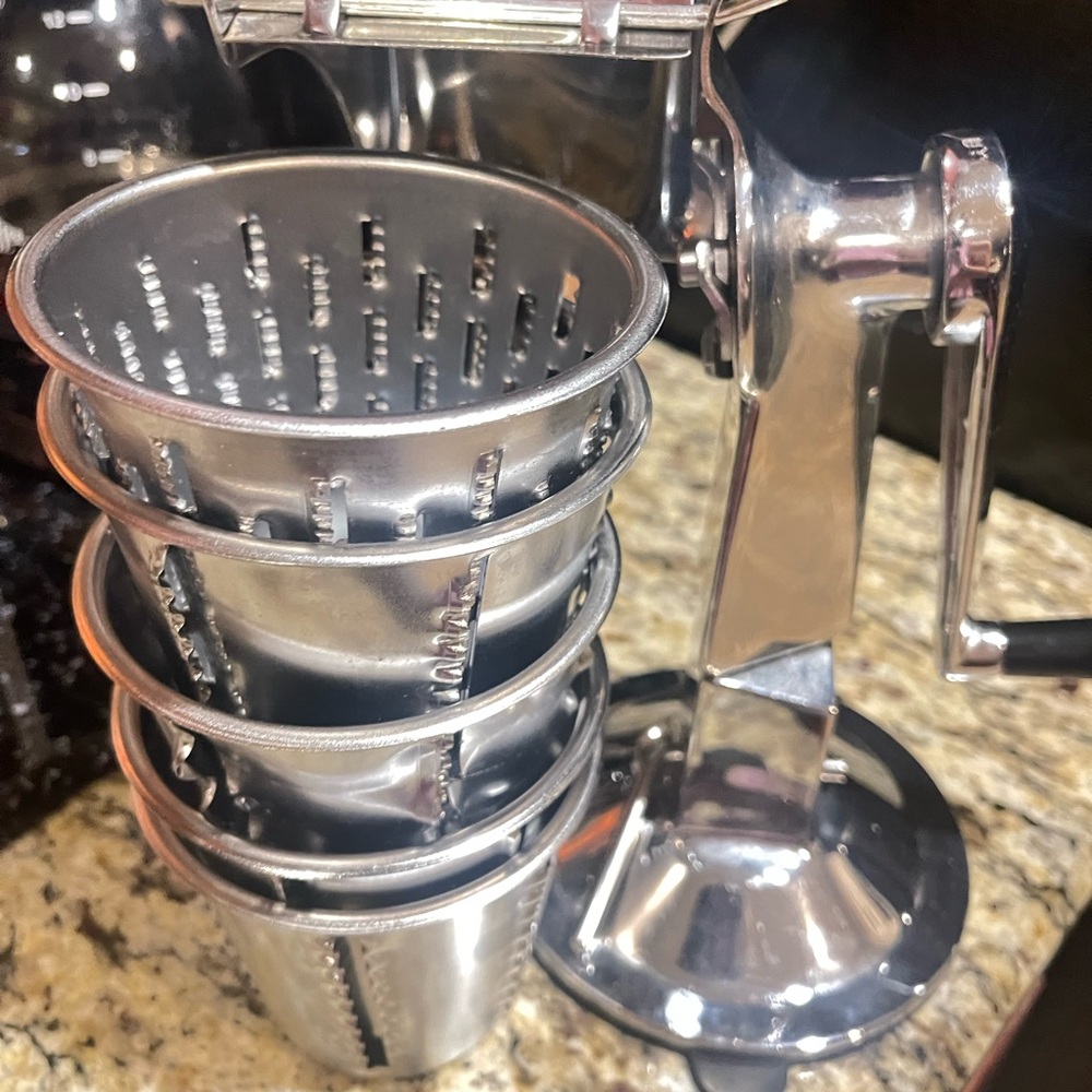 Gourmet Kitchen Cutter - Silver